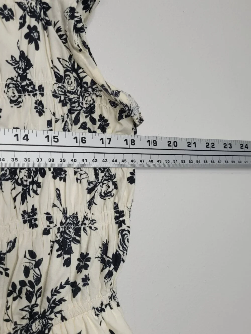 Francesca's cream black floral ruffle sleeve midi pockets cottage garden dress L